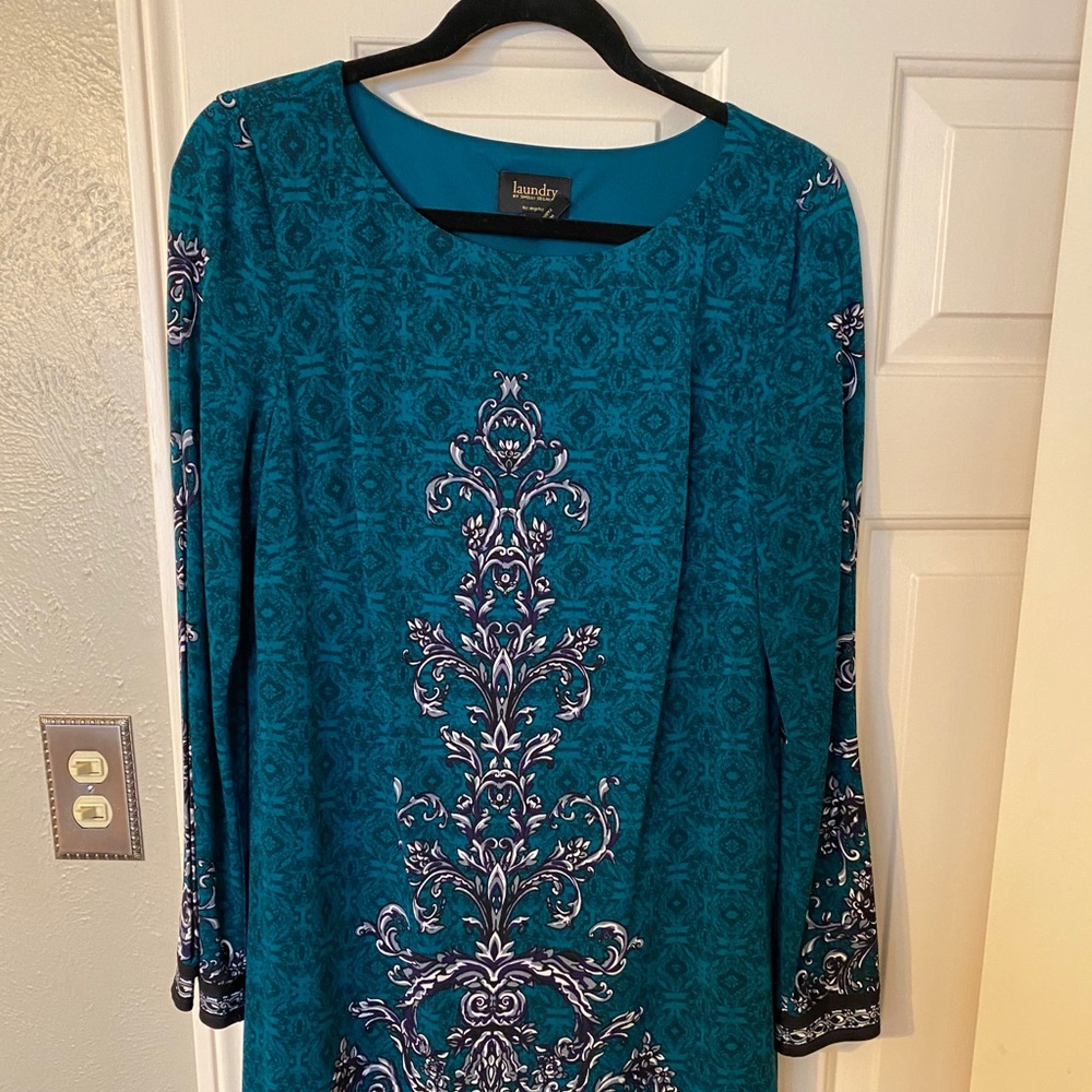 NWT Laundry 3/4 sleeve mini patterned dress. S 10